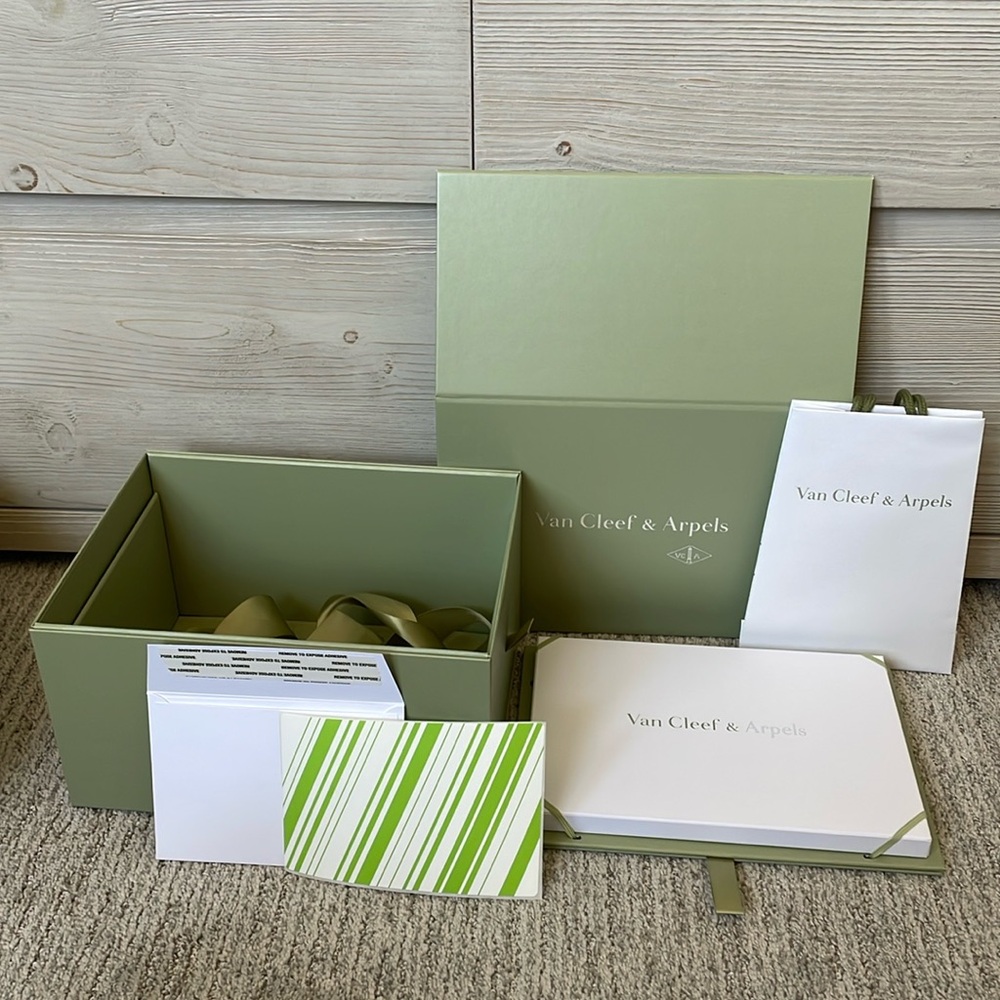 Van Cleef Gift Box